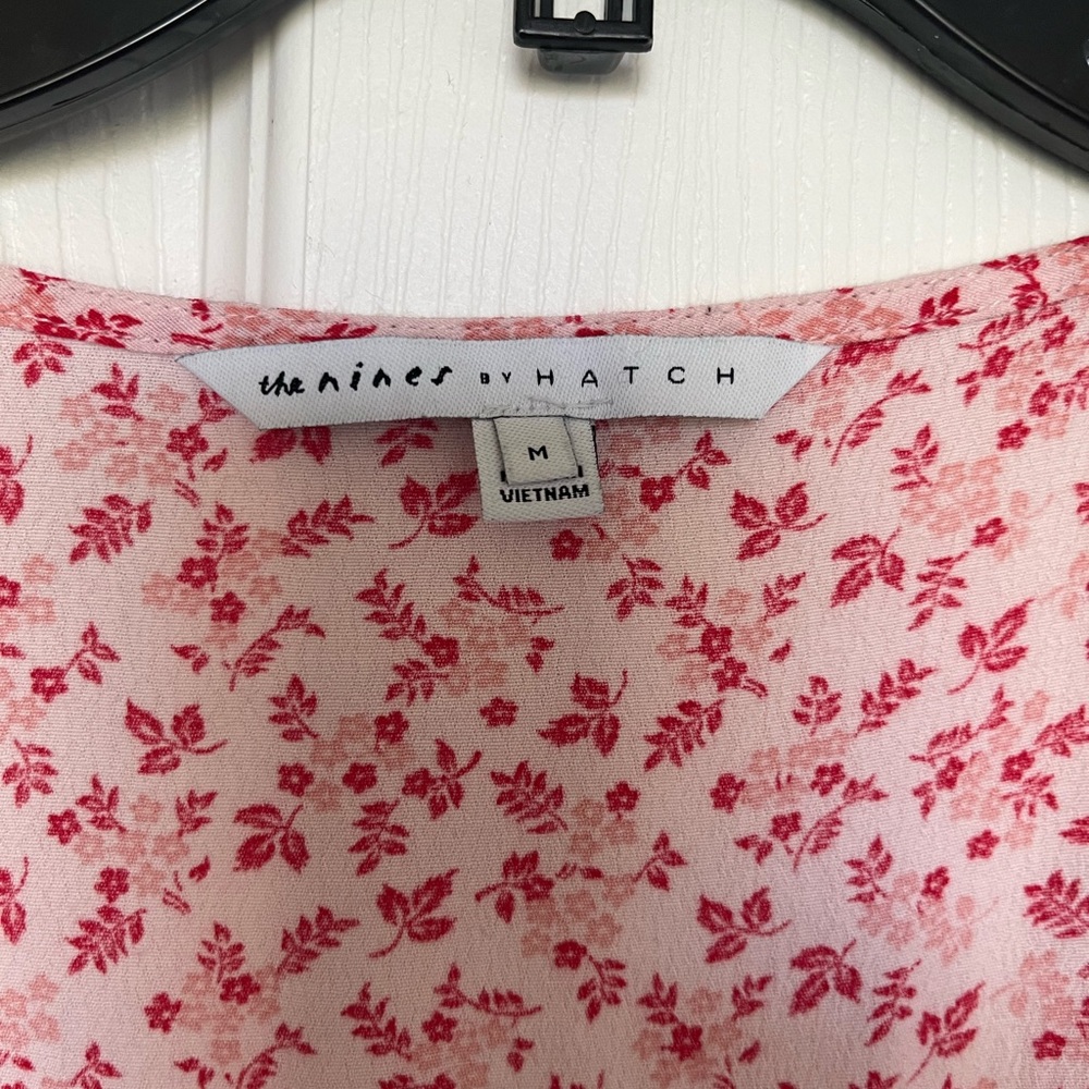 Floral Pink and red print top with flutter sleeves - Picture 4 of 4